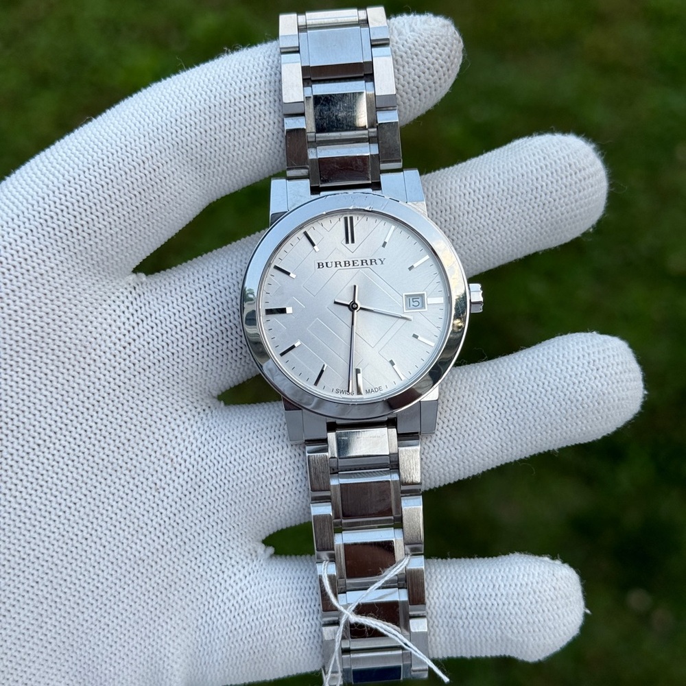 Burberry Silver Watch  Dial Men's Watch - Picture 10 of 10